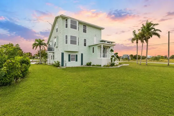 3302 TURKS CAP DR, Hernando Beach, FL 34607