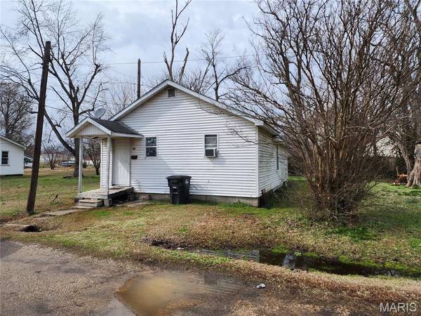 110 W South ST, Campbell, MO 63933