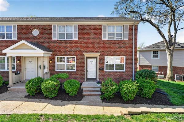 9028 Cardinal TER, Brentwood, MO 63144