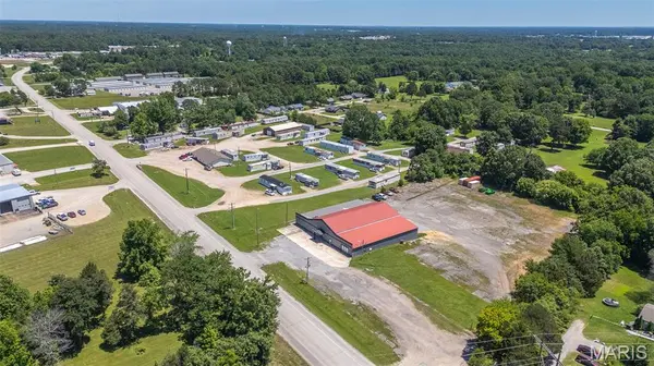 602 E Outer RD, Poplar Bluff, MO 63901