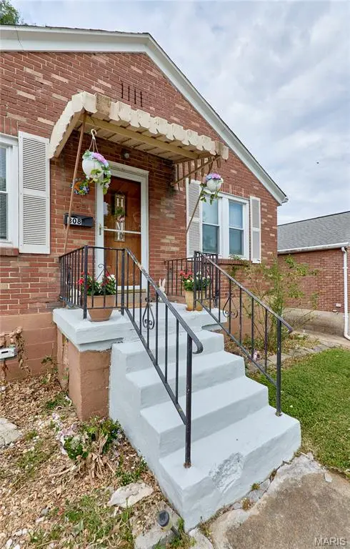 308 Bayless AVE, St Louis, MO 63125