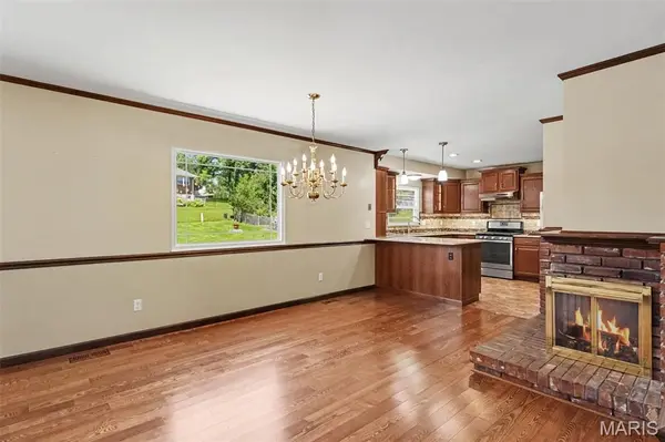 5333 Victron DR, Oakville, MO 63129