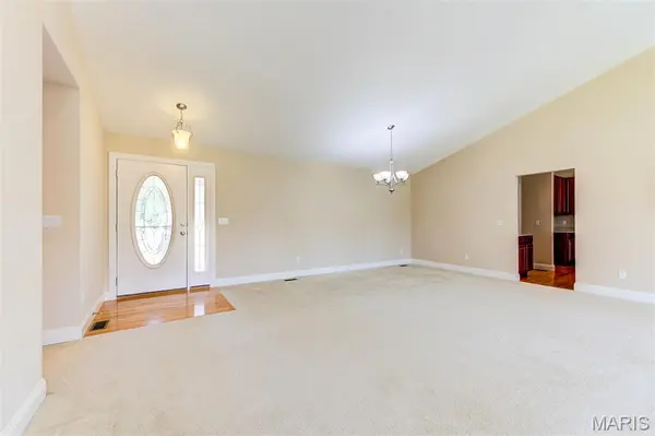 1304 Legacy Pointe LN, Fenton, MO 63026