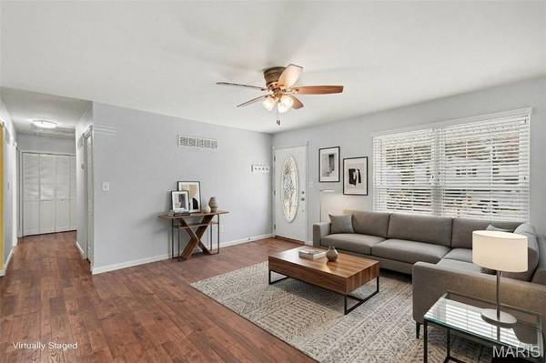 39 Oxbow RD, St Peters, MO 63376