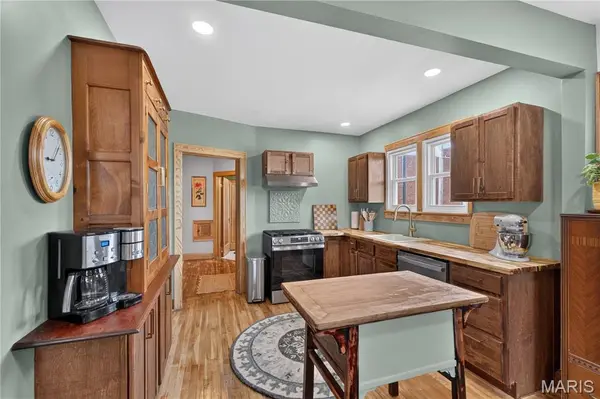 2556 Oakland AVE, St Louis, MO 63143