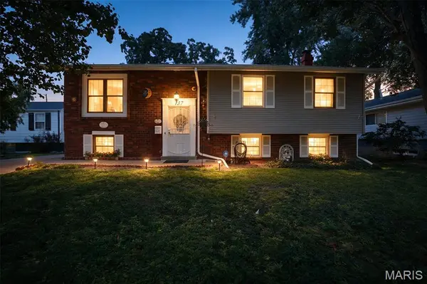 137 Huntleigh Forest DR, Kirkwood, MO 63122