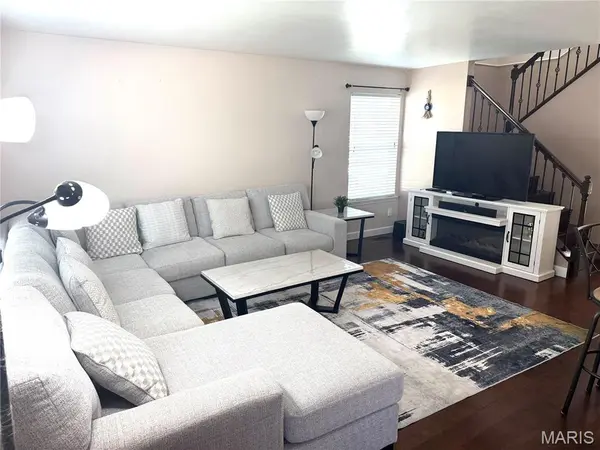 594 Timber Creek TRL, O'fallon, MO 63368