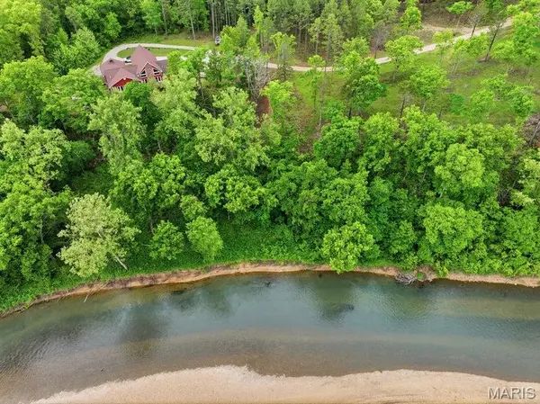 18418 Circle B RD, Eminence, MO 65466