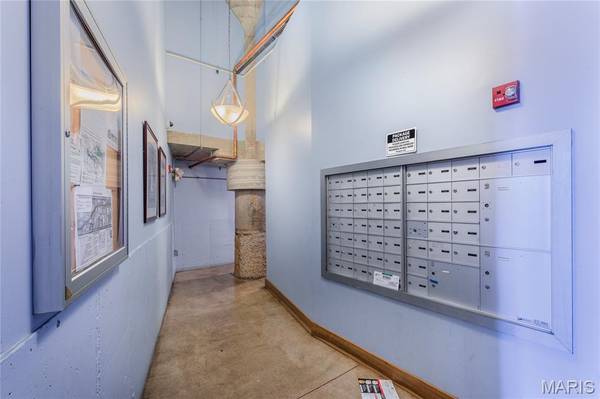 2323 Locust Street #411, St Louis, MO 63103