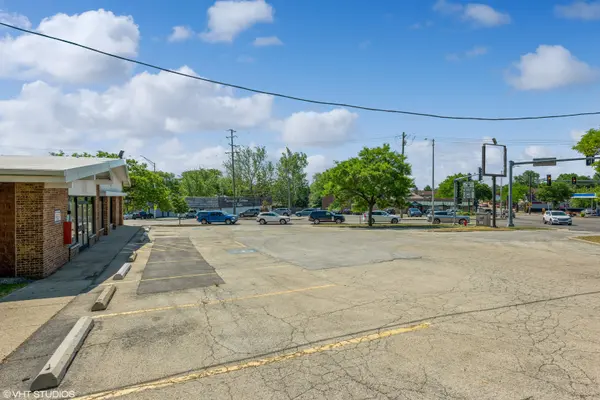 301 N Cass AVE, Westmont, IL 60559