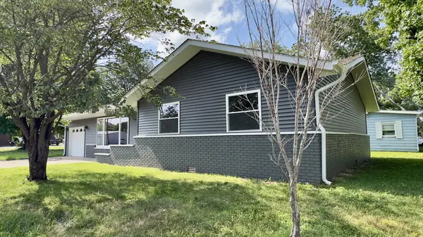 211 E Cleveland ST, West Frankfort, IL 62896