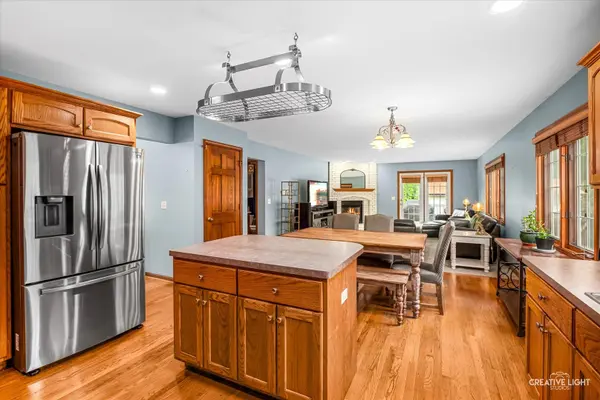 3S665 Virginia AVE, Warrenville, IL 60555