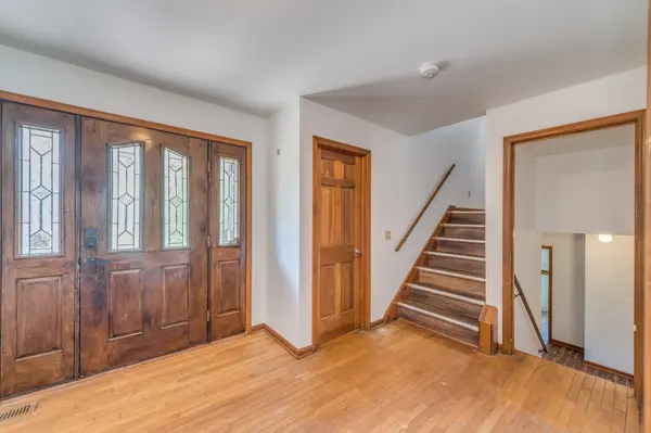 41W700 LENZ RD, Elgin, IL 60124