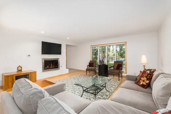 120 Boardwalk PL #120, Park Ridge, IL 60068