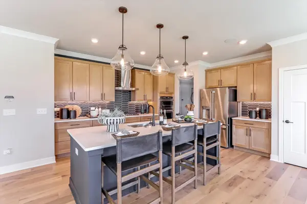 410 Tanya LN, Oswego, IL 60543