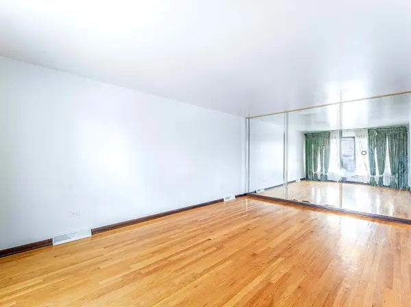 6102 W 64th ST, Chicago, IL 60638