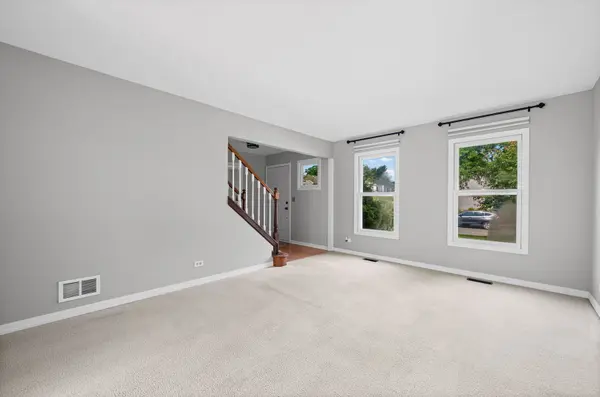 1449 Willow Tree DR, Crystal Lake, IL 60014