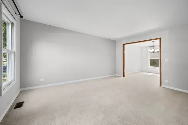 1449 Willow Tree DR, Crystal Lake, IL 60014