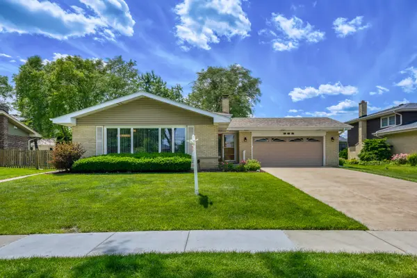 532 Summit DR, Schaumburg, IL 60193