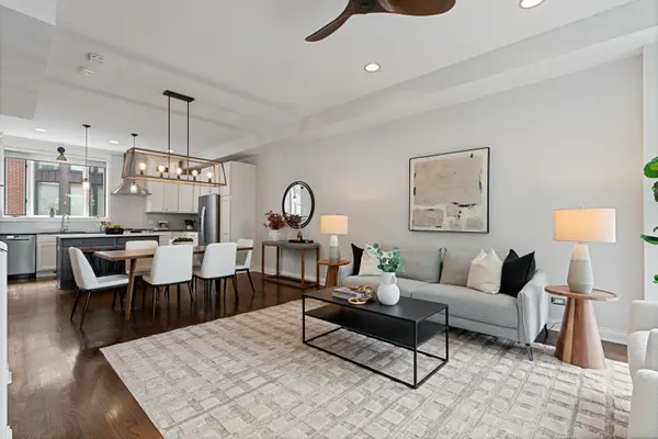 2009 N Hoyne AVE, Chicago, IL 60647