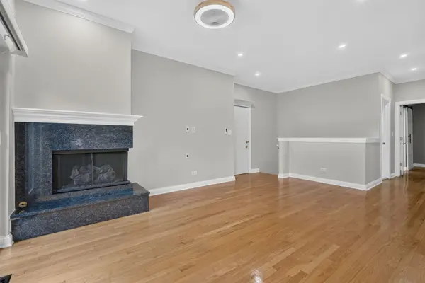 2136 W Evergreen AVE #1B, Chicago, IL 60622