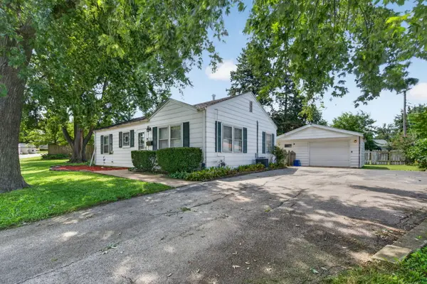 1814 Inner Circle DR, Crest Hill, IL 60403