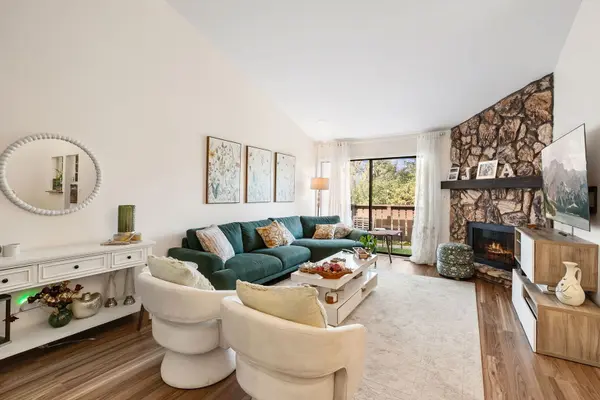 2249 N Enlund DR #4, Palatine, IL 60074