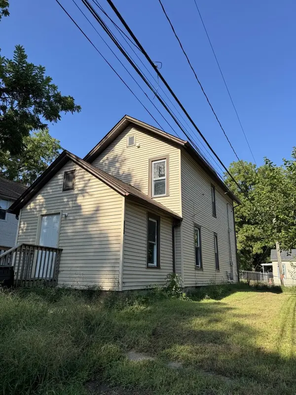 913 VINE ST, Davenport, IA 52804