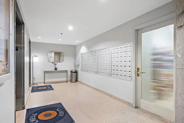 320 E 21ST ST #808, Chicago, IL 60616
