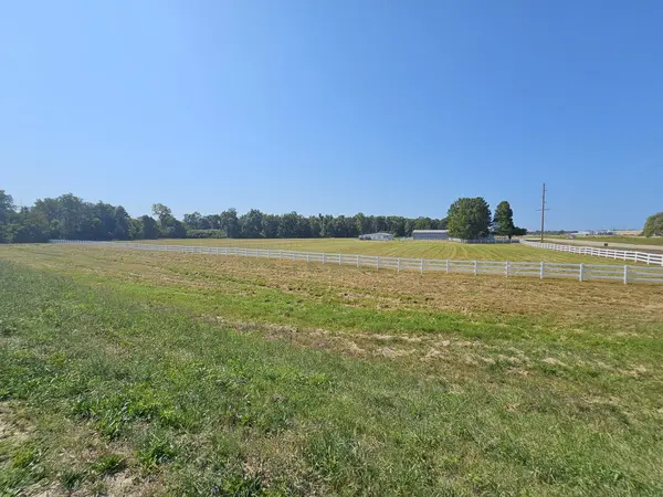 11246 N General Tire LN, Mt Vernon, IL 62864