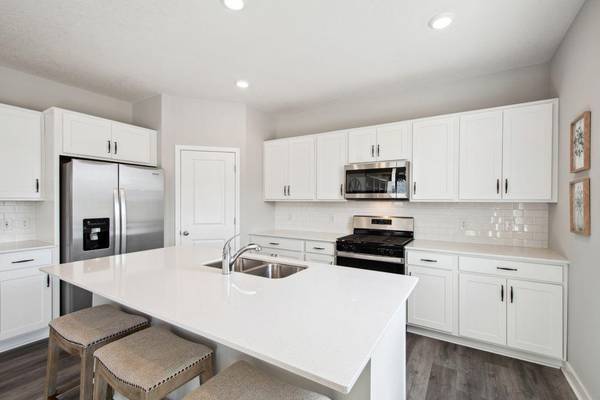 1860 Rainier DR, Shakopee, MN 55379