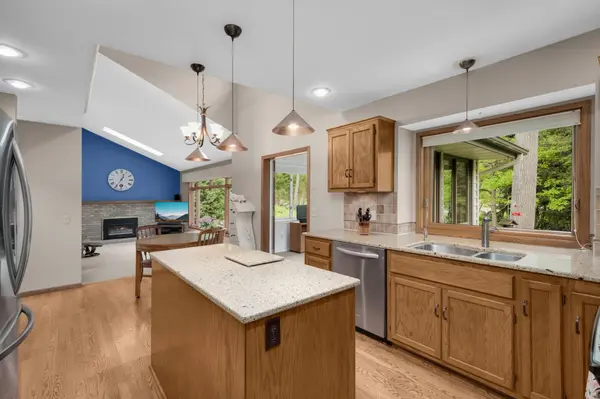 10324 170th ST W, Lakeville, MN 55044