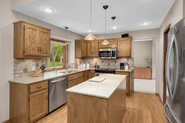 10324 170th ST W, Lakeville, MN 55044