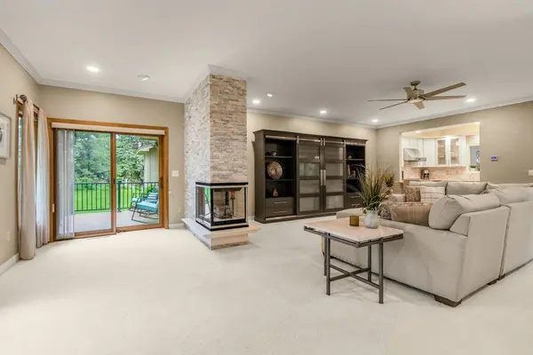1900 Victoria RD S #C, Mendota Heights, MN 55118