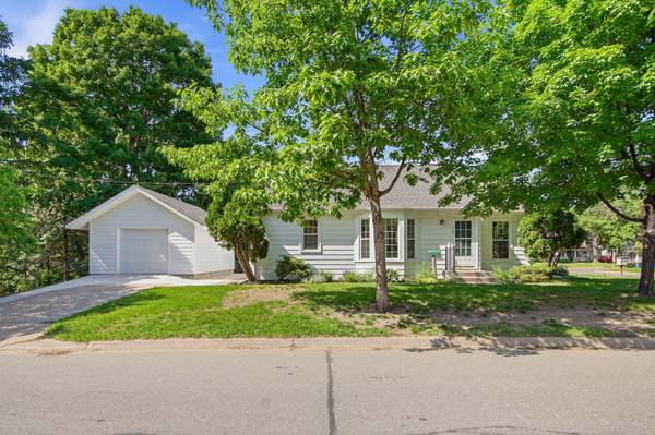 1100 W 73rd ST, Richfield, MN 55423