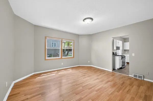 3023 Dupont AVE N, Minneapolis, MN 55411