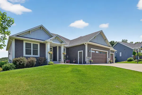 6788 Larkspur Pkwy NW, Rochester, MN 55901