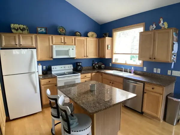 3827 Meadowview WAY, Saint Bonifacius, MN 55375
