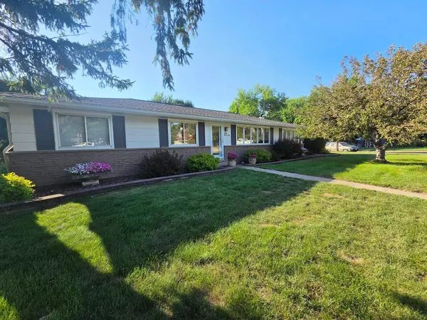 1202 Martin RD, Albert Lea, MN 56007