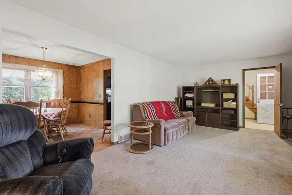 2814 Crosstown BLVD NE, Andover, MN 55304