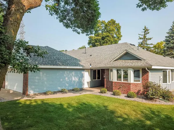 7020 24th ST N, Oakdale, MN 55128