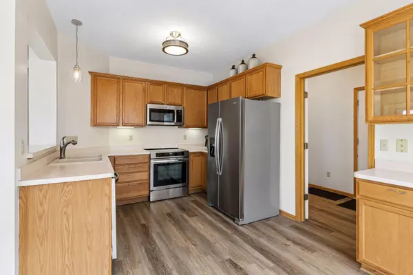 2485 Prairie Oak TRL, Woodbury, MN 55125