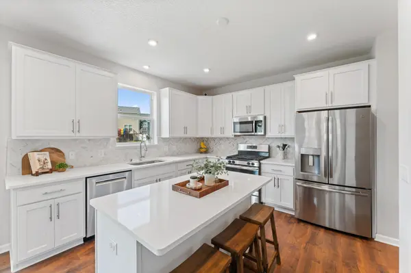 18135 Gladstone TRL, Lakeville, MN 55044
