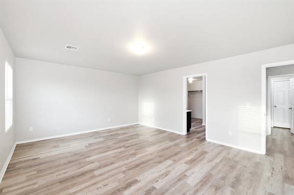 1016 N Scouts Court WAY, Mustang, OK 73064