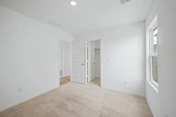 3612 Maggie RD, Mustang, OK 73064