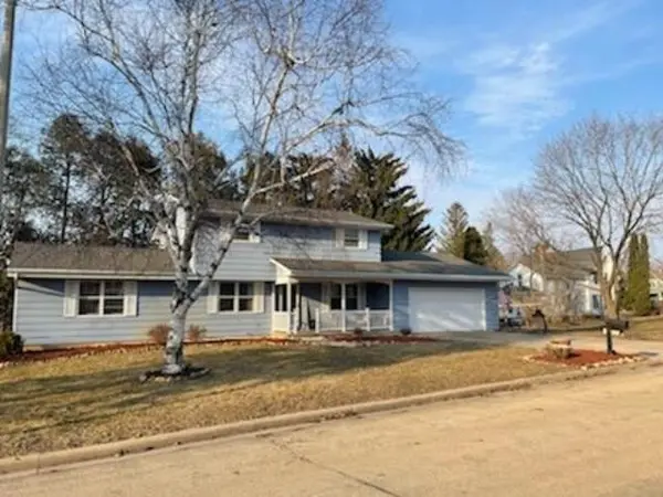 127 SUNSET CT, Omro, WI 54963