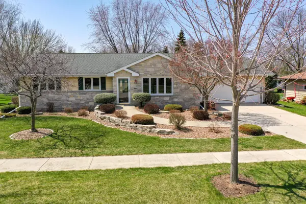 966 WINDSOR DR, Fond Du Lac, WI 54935