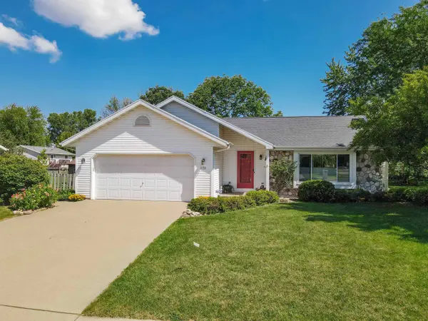 1130 SAWTELL CT, Oshkosh, WI 54902-3209