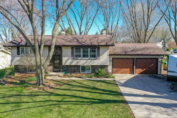 5148 VILLAGE RD, Butte Des Morts, WI 54927