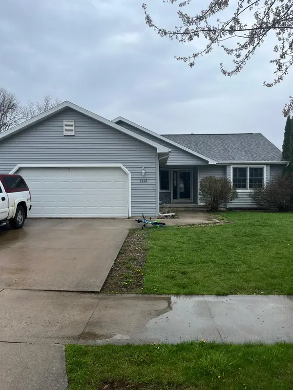 1425 W WEILAND LN, Appleton, WI 54914